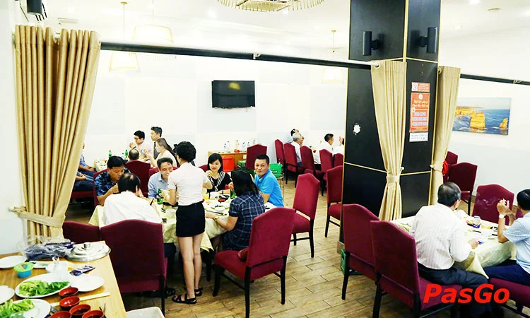 nha-hang-viet-pho-45-le-quy-don-slide-11