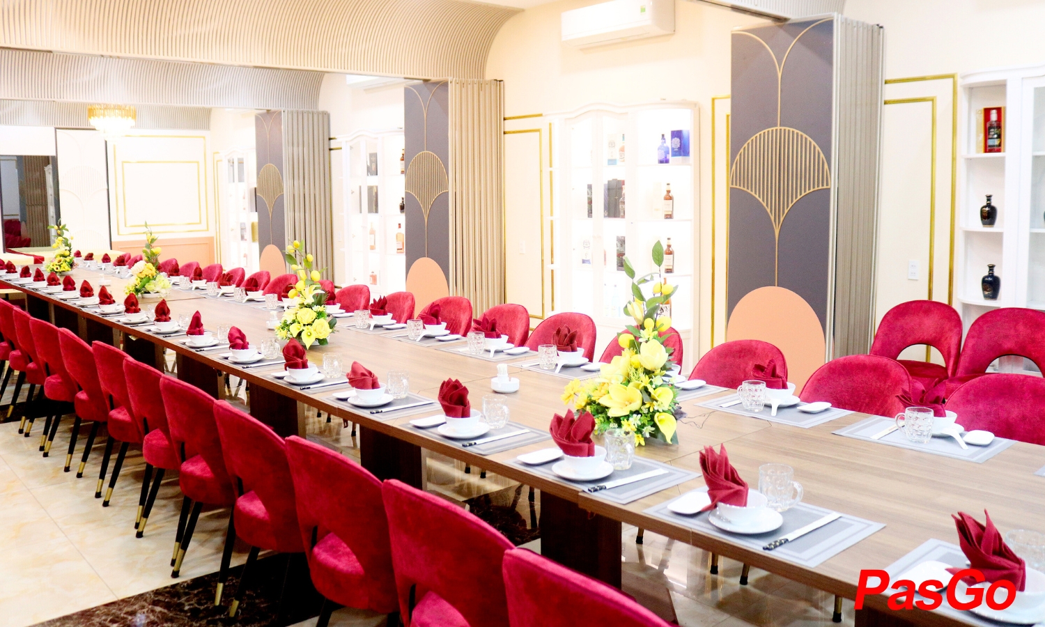 nha-hang-viet-pho-le-quy-don-slide-2