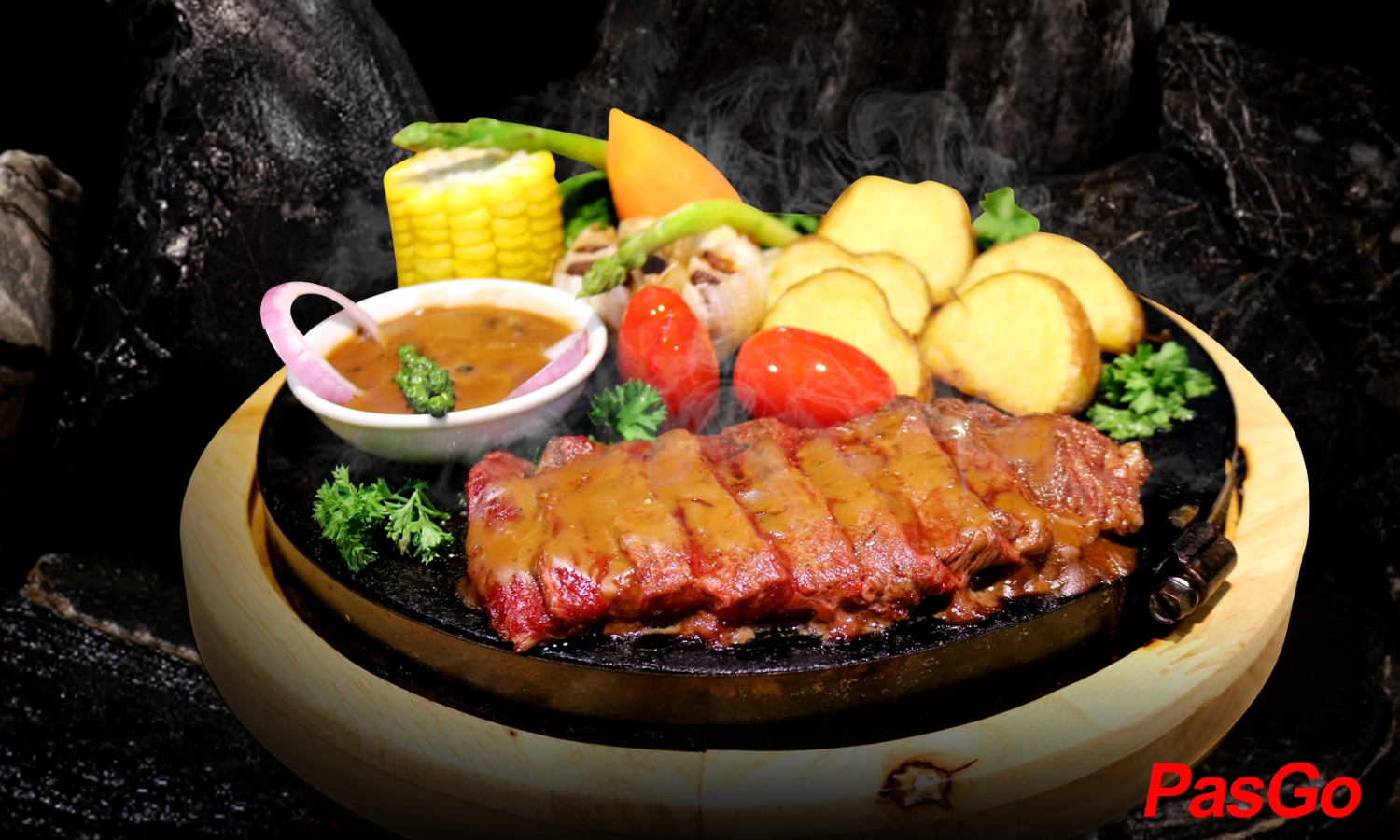 nha-hang-viet-pho-le-quy-don-slide-4