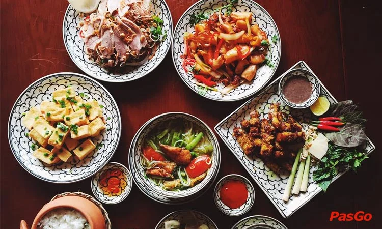 nha-hang-viet-starhill-slide-2