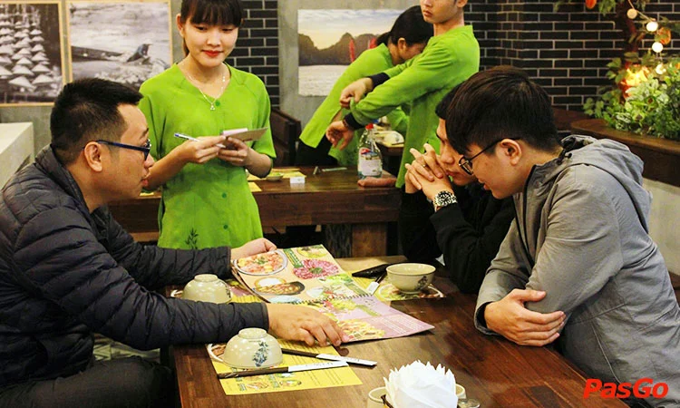 nha-hang-viet-street-vincom-lieu-giai-4