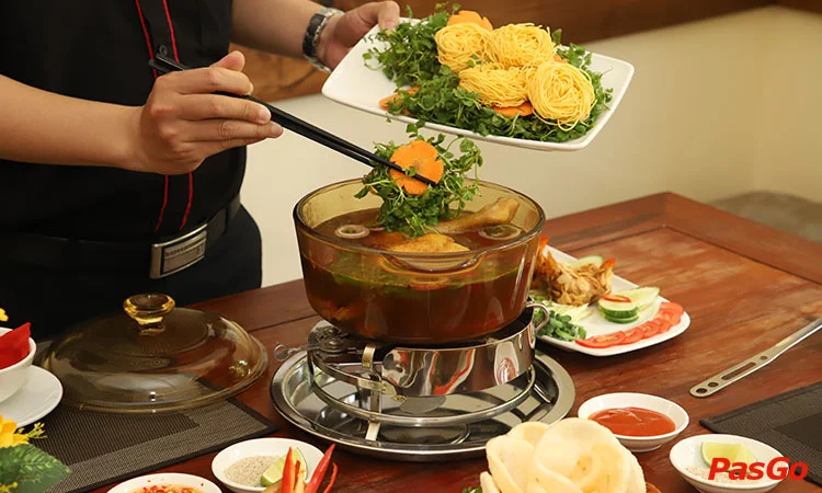 nha-hang-viet-village-dinh-tien-hoang-12