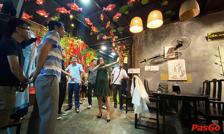 nha-hang-vietnam-938-nui-truc-10