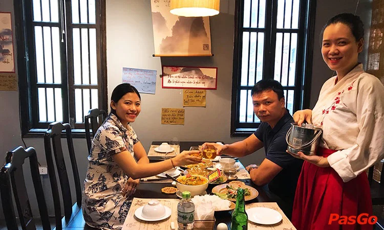 nha-hang-vietnam-938-nui-truc-11