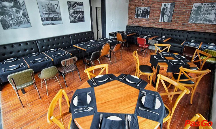 nha-hang-villa-eatalia-quang-ba-3