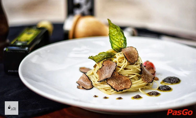 nha-hang-villa-eatalia-quang-ba-9