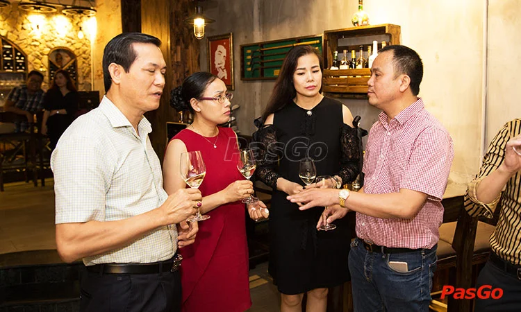 nha-hang-vintage-wine-club-trung-kinh-slide-9