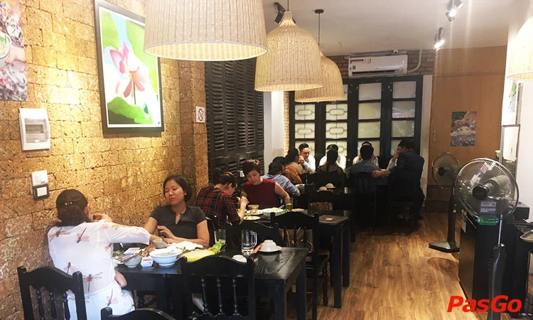 nha-hang-vit-quay-to-thi-thai-ha-slide-11