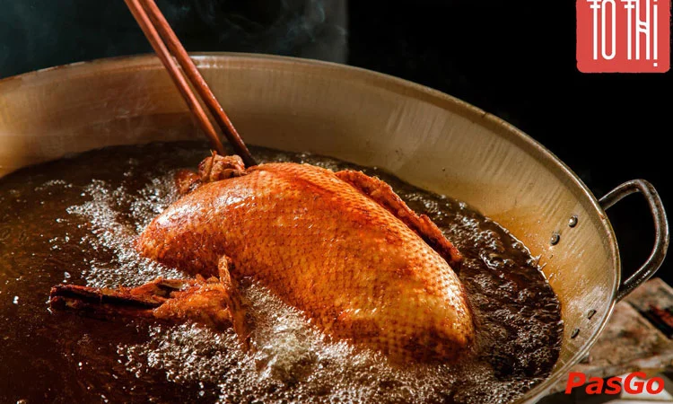 nha-hang-vit-quay-to-thi-thai-ha-slide-2