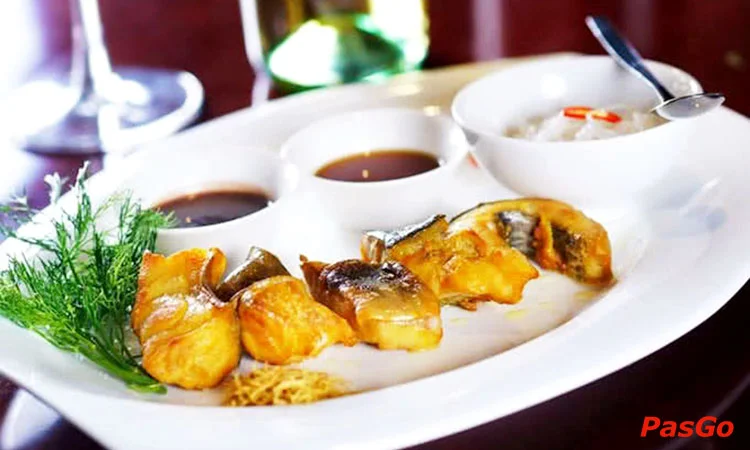 nha-hang-vua-cha-ca-giang-vo-slide-8