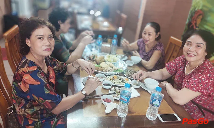 nha-hang-vua-ga-tuoi-kim-ma-11