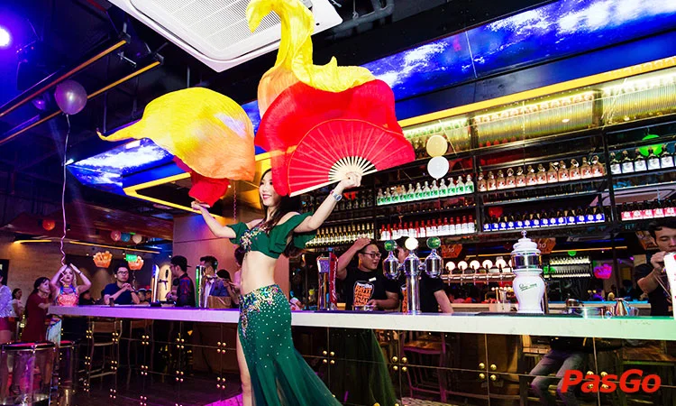 nha-hang-vuvuzela-nguyen-trai-11