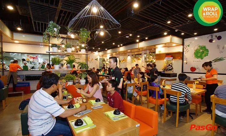 nha-hang-wrap-and-roll-vincom-le-van-viet-slide-12