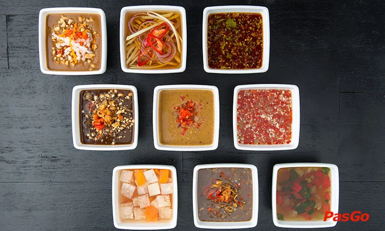 nha-hang-wrap-and-roll-vincom-le-van-viet-slide-7