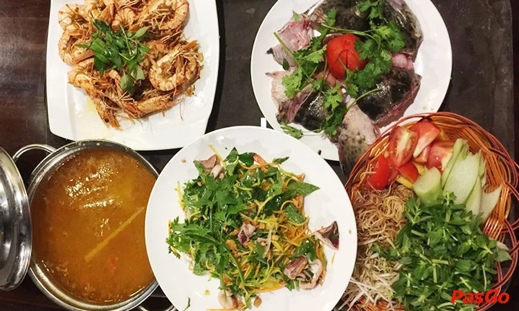 nha-hang-xom-hon-chong-pham-van-dong-12