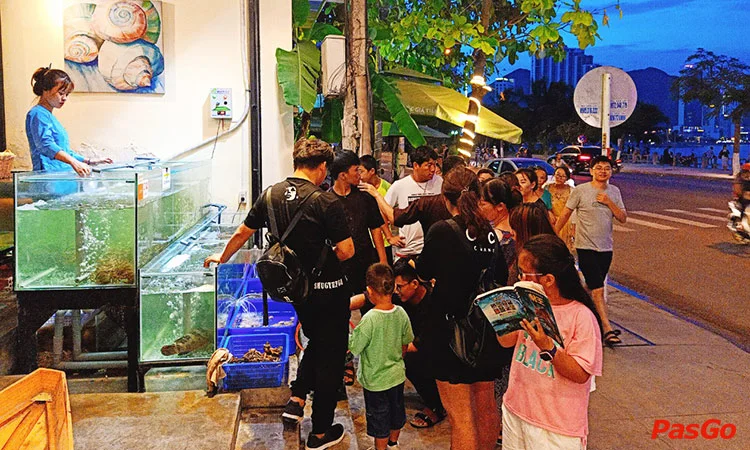 nha-hang-xom-hon-chong-pham-van-dong-2