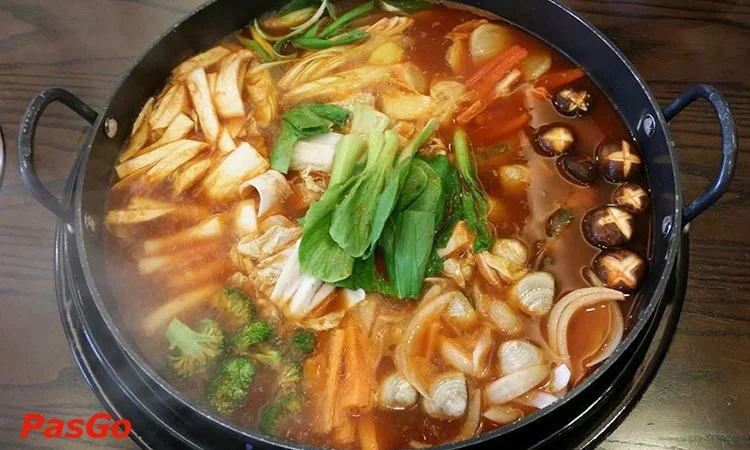 nha-hang-yoogane-chicken-galbi-aeon-mall-binh-tan-5