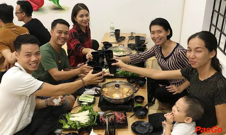 nha-hang-zumi-lau-buffet-giai-phong-9