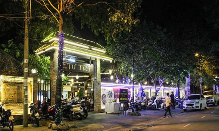 nha-hangtiec-luu-dong-tu-tri-12