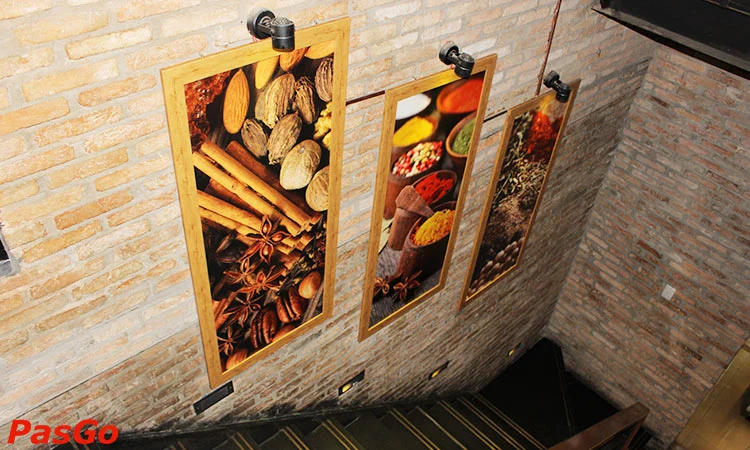 nha-hanh-ba-con-cuu-phan-xich-long-slide-11