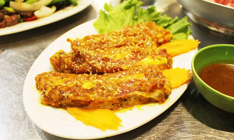 phui-quan-74-tran-hung-dao-nhau-kieu-phui-cuc-chat-2