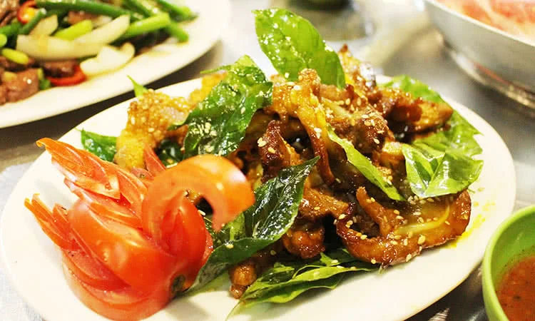 phui-quan-74-tran-hung-dao-nhau-kieu-phui-cuc-chat-3