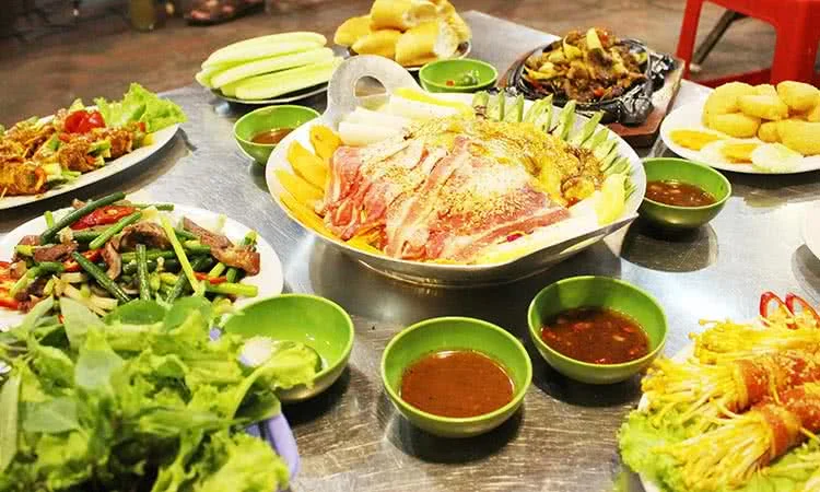 phui-quan-74-tran-hung-dao-nhau-kieu-phui-cuc-chat-4