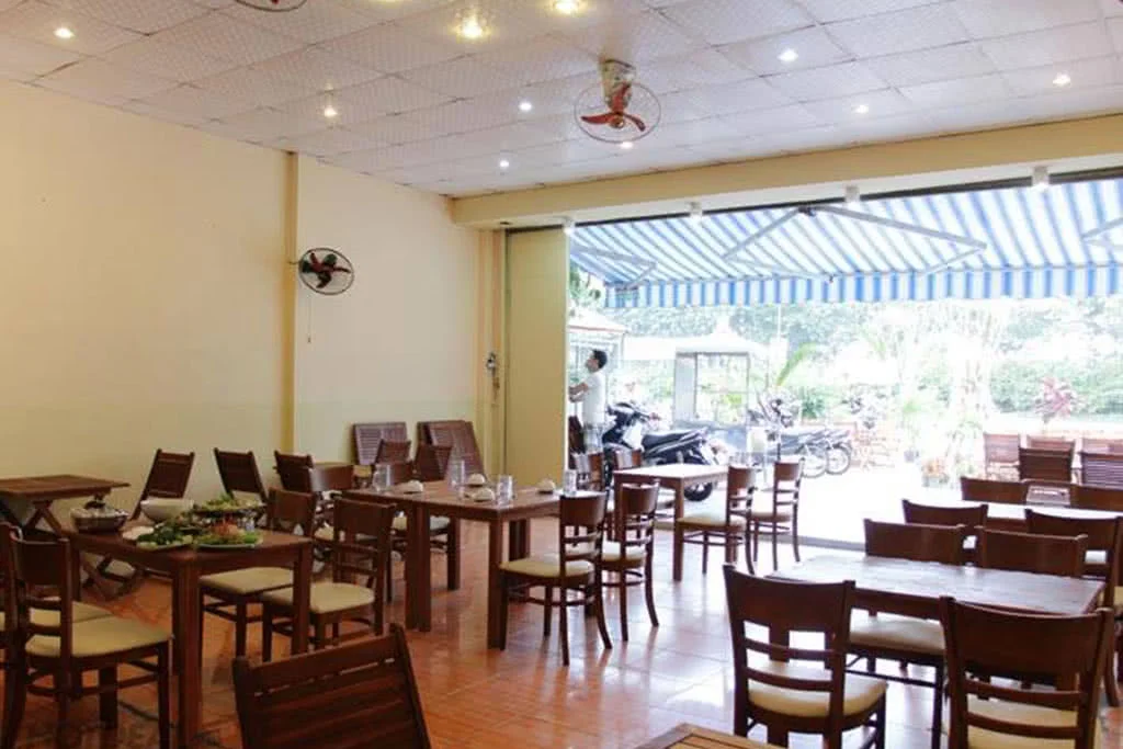 quan-an-gia-dinh-bay-ni-dam-da-ban-sac-tra-vinh-6