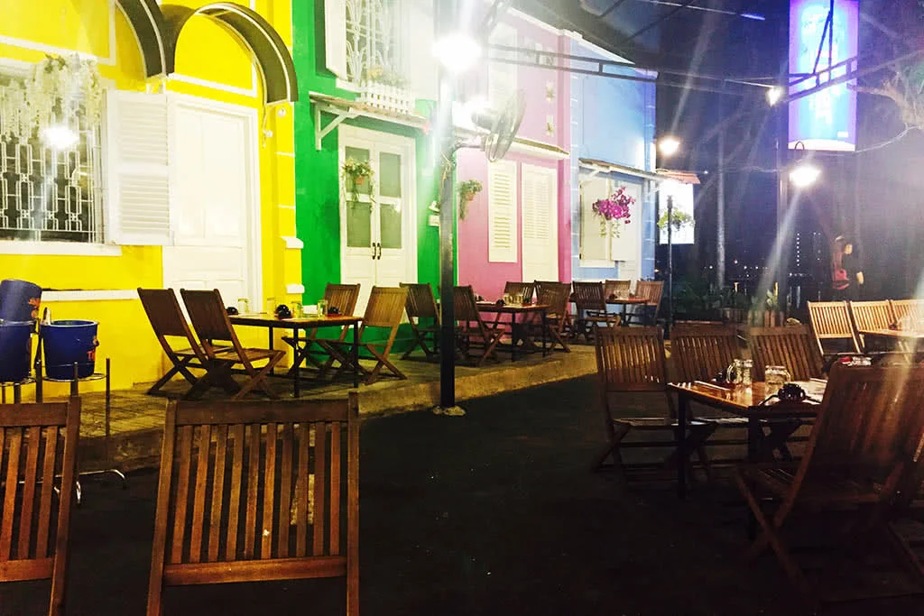 quan-an-gia-dinh-bbq-ngoi-ngon-doc-va-la-1