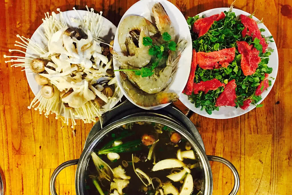 quan-an-gia-dinh-bbq-ngoi-ngon-doc-va-la-2