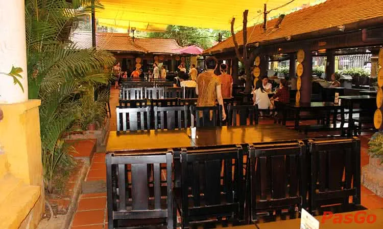 quan-an-ngon-phan-boi-chau-dan-loi-ve-mien-ky-uc-12