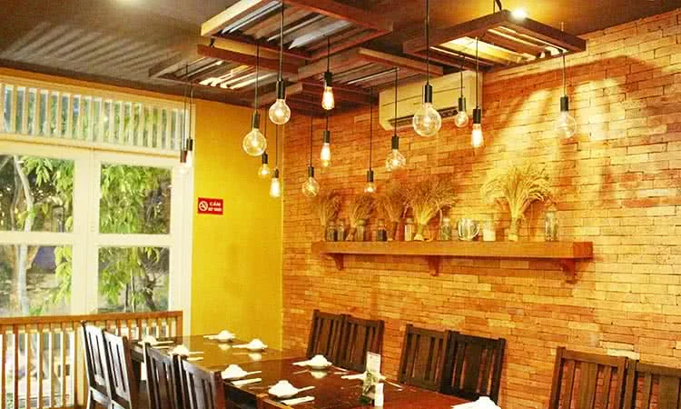 quan-an-ngon-phan-dinh-phung-gin-giu-linh-hon-am-thuc-viet-10