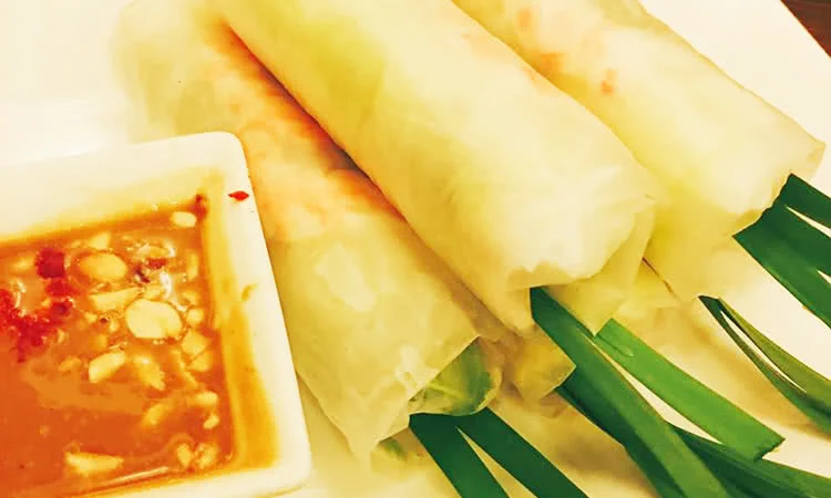 quan-an-ngon-phan-dinh-phung-gin-giu-linh-hon-am-thuc-viet-2