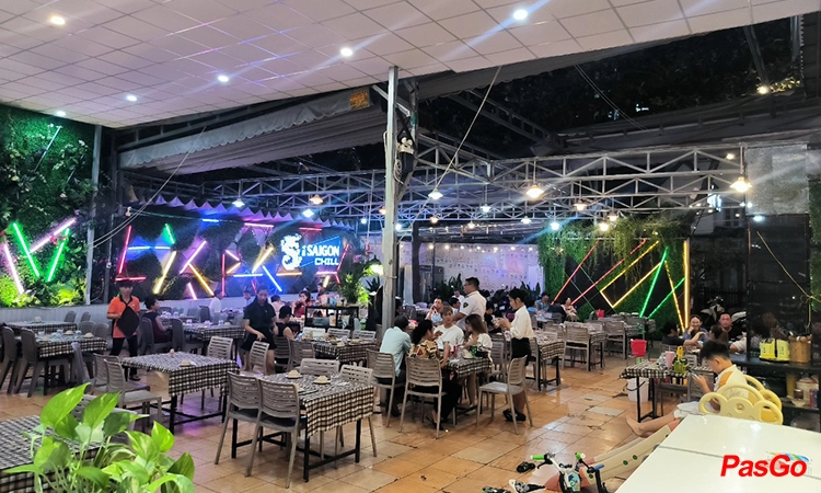 quan-an-san-vuon-hoang-hieu-lam-van-ben-11