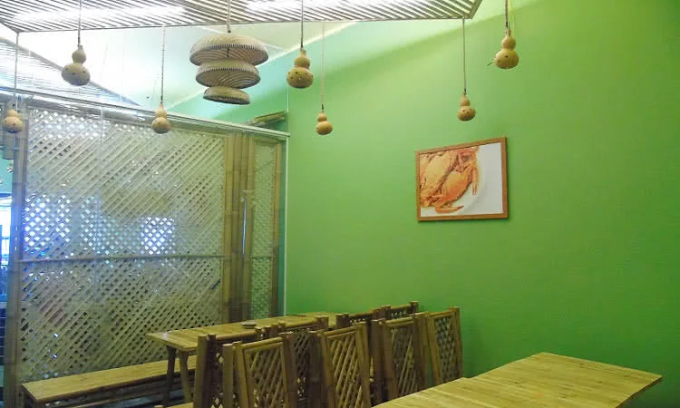 quan-banh-canh-ghe-nguyen-trai-slide-12