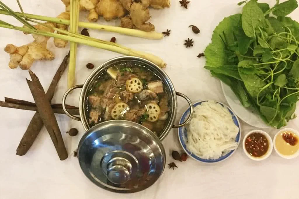 quan-de-to-pho-nui-119-le-van-chi-6-mon-an