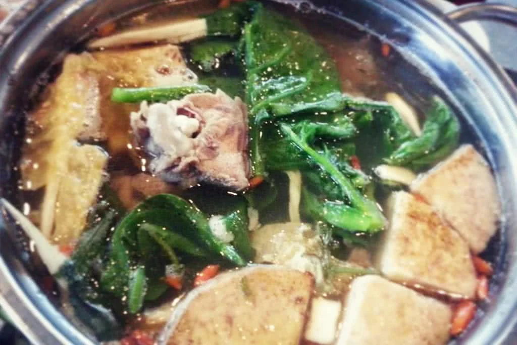 quan-de-to-pho-nui-119-le-van-chi-8-mon-an