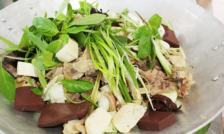 quan-kien-nghi-tam-quan-nhau-con-trung-doc-dao-8