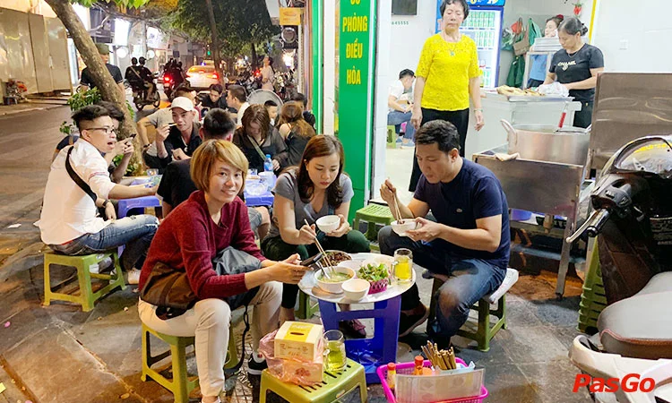 quan-ngan-ngon-tram-hang-non-12