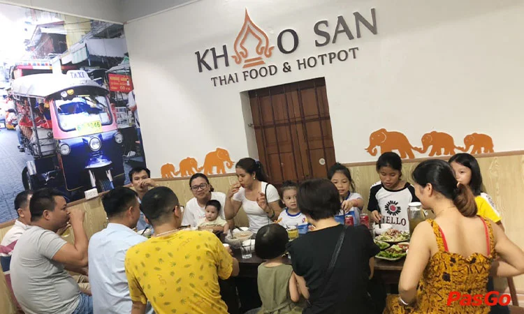 quan-thai-khao-san-hoang-ngoc-phach-12