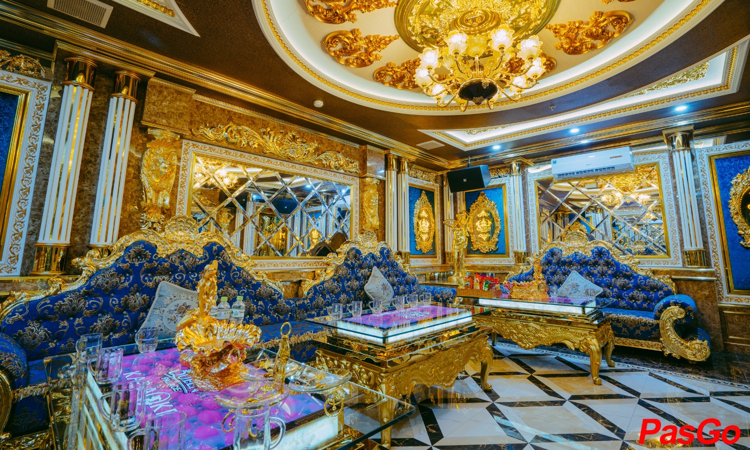 Queen Palace Karaoke 3