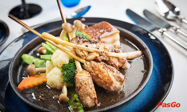 red-bean-trendy-restaurant-nguyen-quang-bich-3