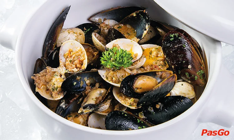 rico-seafood-&-grill-tang-bat-ho-6