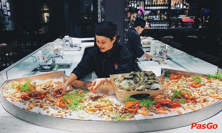 rico-seafood-&-grill-tang-bat-ho-7