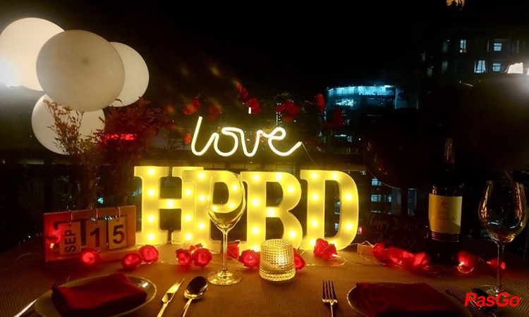 nha-hang-sargon-rooftop-cao-thang-11