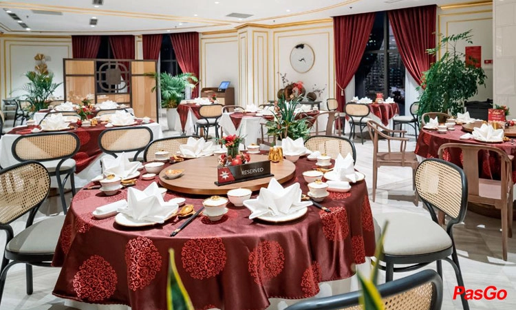 Slide Golden Lake Palace 11