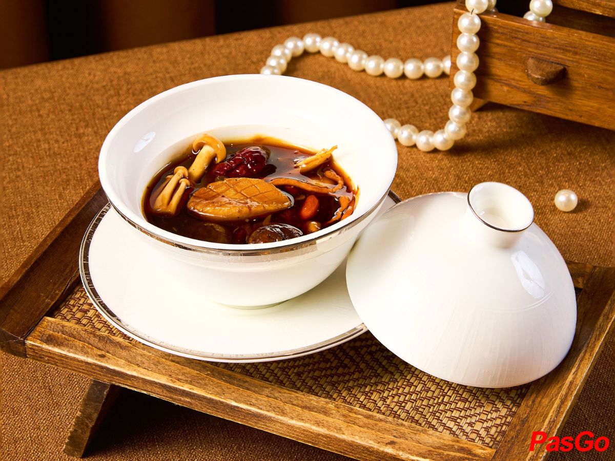 slide helios cafe & bistro 11