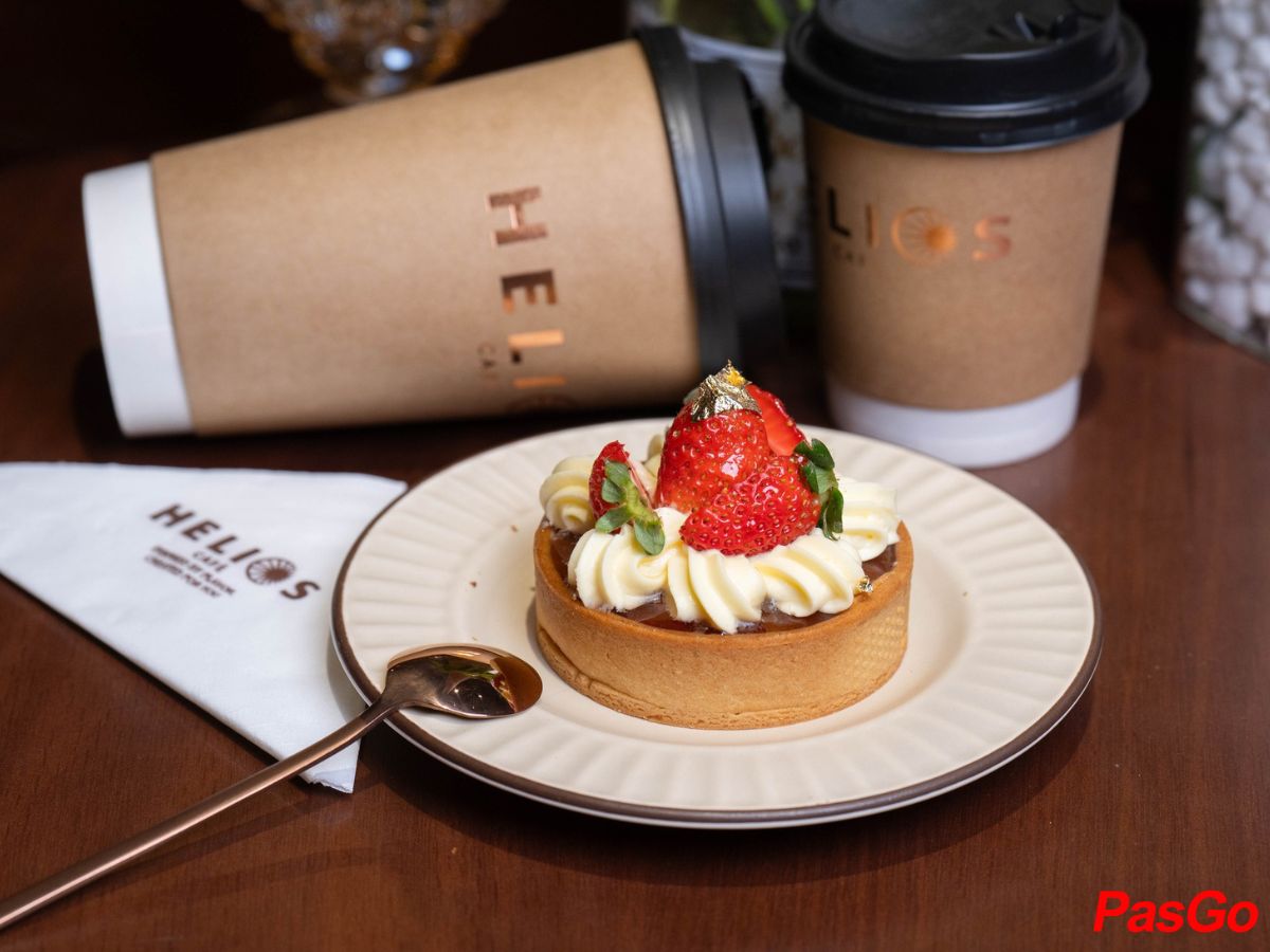 slide helios cafe & bistro 14