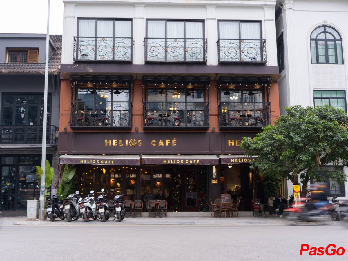 slide helios cafe & bistro 16