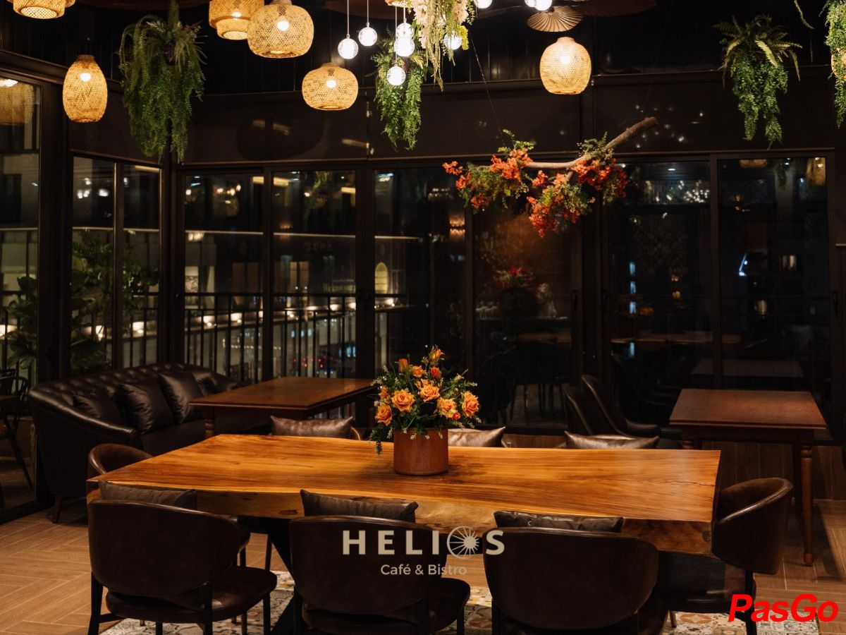 slide helios cafe & bistro 21
